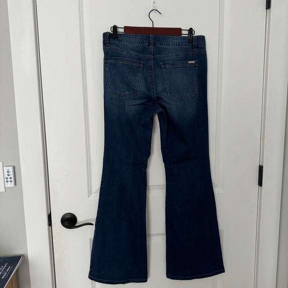 White House Black Market Flare jeans sz 8 - Picture 4 of 4
